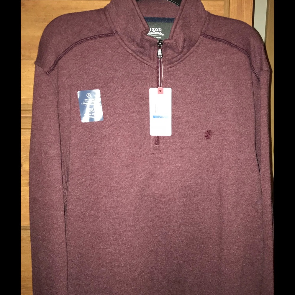 Men’s Large IZOD maroon pull over!
